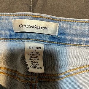 Woman shorts size 14 stretch